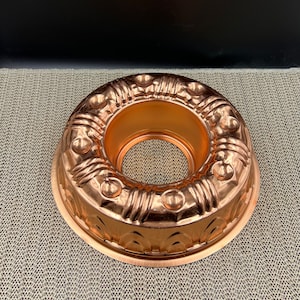 Vintage Round Bundt Cake Dimpled Copper Mold