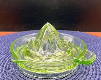 Green Vintage Depression Glass Citrus Juicer Reamer
