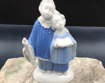 Vintage GEROLD PORZELLAN BAVARIA Figurine  Altar Boys