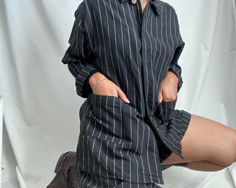 VINTAGE 90s Size 6/8 Margaret Godfrey Black Pinstriped Linen Coordinated Set in Black Shorts and Blazer Jacket Matching Set Relaxed Fit