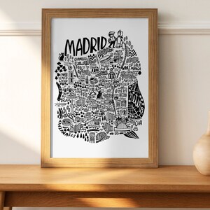 Madrid Illustrierter Stadtplan. Monochrome Kunstwerke der Hauptstadt Spaniens mit Rahmenoptionen und verschiedenen Druckgrößen für deine Reisewand