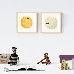 Moon and Sun Poster Set di 2 stampe Yellow Nursery Print, Sunrise e Moonlight Grandi stampe per bambini Room Decor, Playroom Poster.