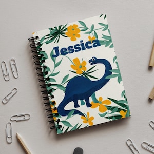 Cuaderno personalizado de dinosaurios de la jungla, diario infantil con nombre personalizado y Diplodocus azul, cuaderno de espiral rayado, regalo para la vuelta al cole.
