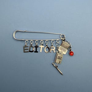 Broche à breloques de l'éditeur | Cadeau écrivain | Choisissez votre bijou | Stylo pour ordinateur portable | Auteur