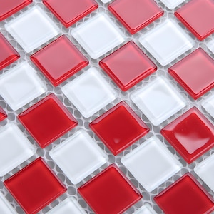 Rood en wit glasmozaïektegelblad – glanzende dambordachterwand