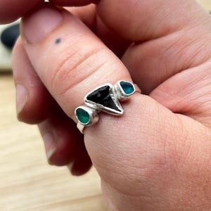 Versteende haaientandring | Gerecycled sterlingzilver | Verstelbaar