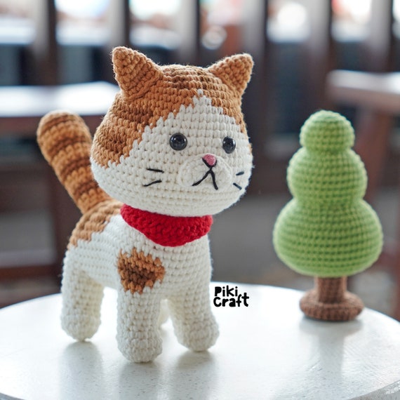 バブーシュカの茶トラ猫さんのあみぐるみ バブーシュカの茶トラ猫さんのあみぐるみ （ぽっちゃり茶白猫