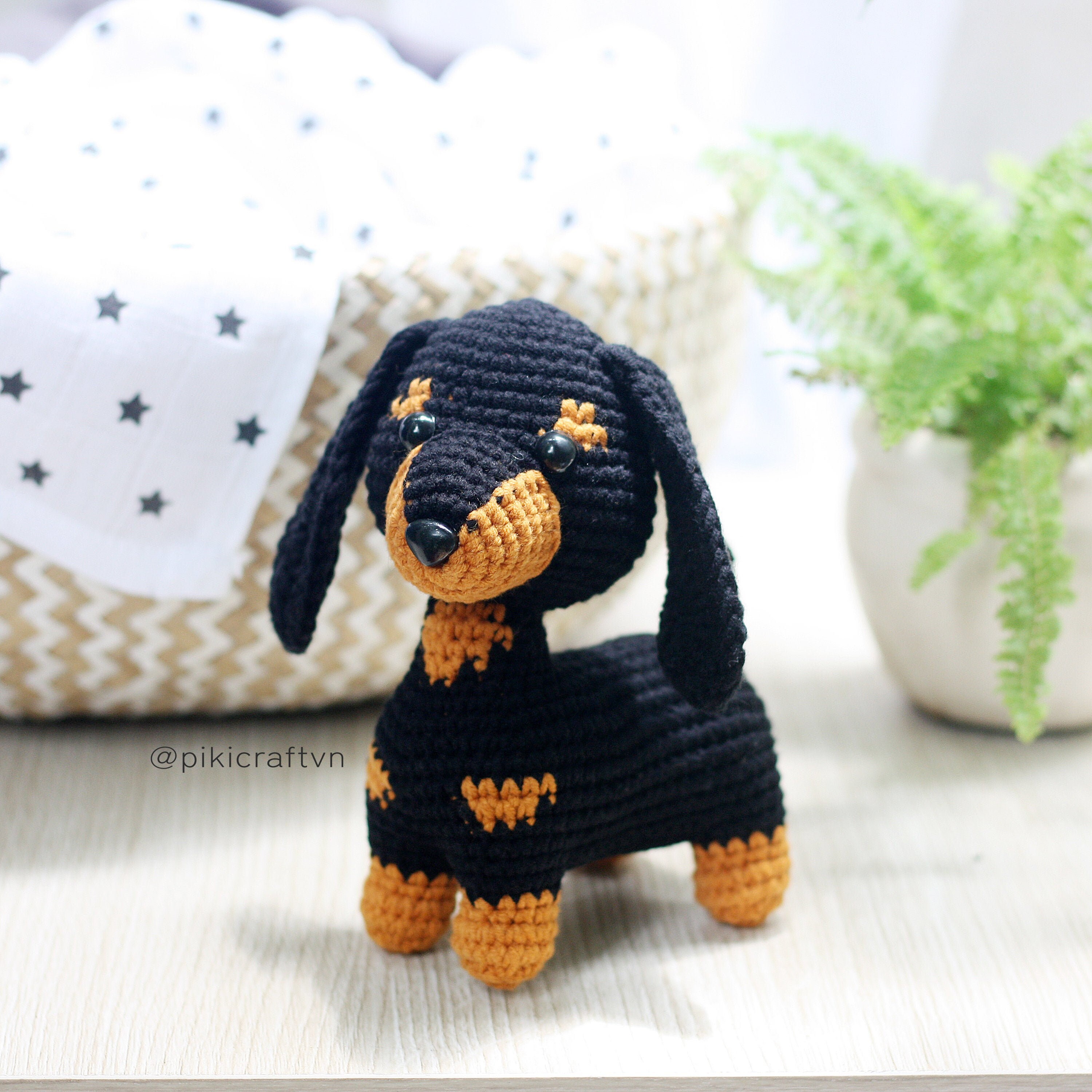 ダックスフントのオスカーの編みぐるみ編み図（PDF） - Etsy 日本