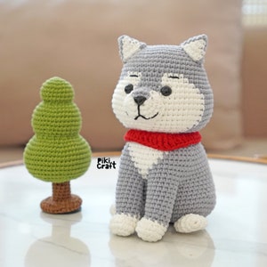 ハスキー犬の編みぐるみ編み図。シベリアンハスキーのアポロのお座り編み図。ぬいぐるみのDIYギフト。