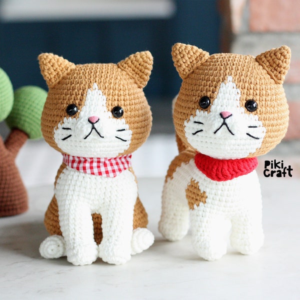 2 in 1 Amigurumi Katzen Häkelanleitung. Die Goldene Katze Amigurumi Muster. Niedliche stehende und sitzende Katze Amigurumi Häkelanleitungen.