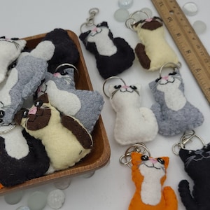 All Natural Wool Felt Cat Zipper Pull - Key Ring