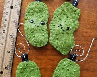 All Natural Wool Felt Ornament - Pickle - Weihnachtsgurke
