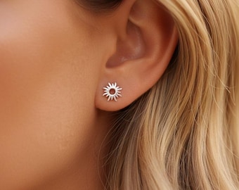 Minimalist Sterling silver stud earrings - silver Sun earrings - Sun jewels - delicate wedding earrings - young girl stud earrings