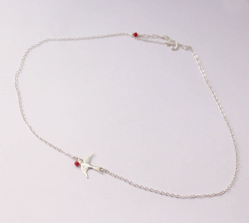 Collier oiseau hirondelle en argent massif 925 cristaux de verre rouge bijou élégant et romantique bijoux oiseau image 5