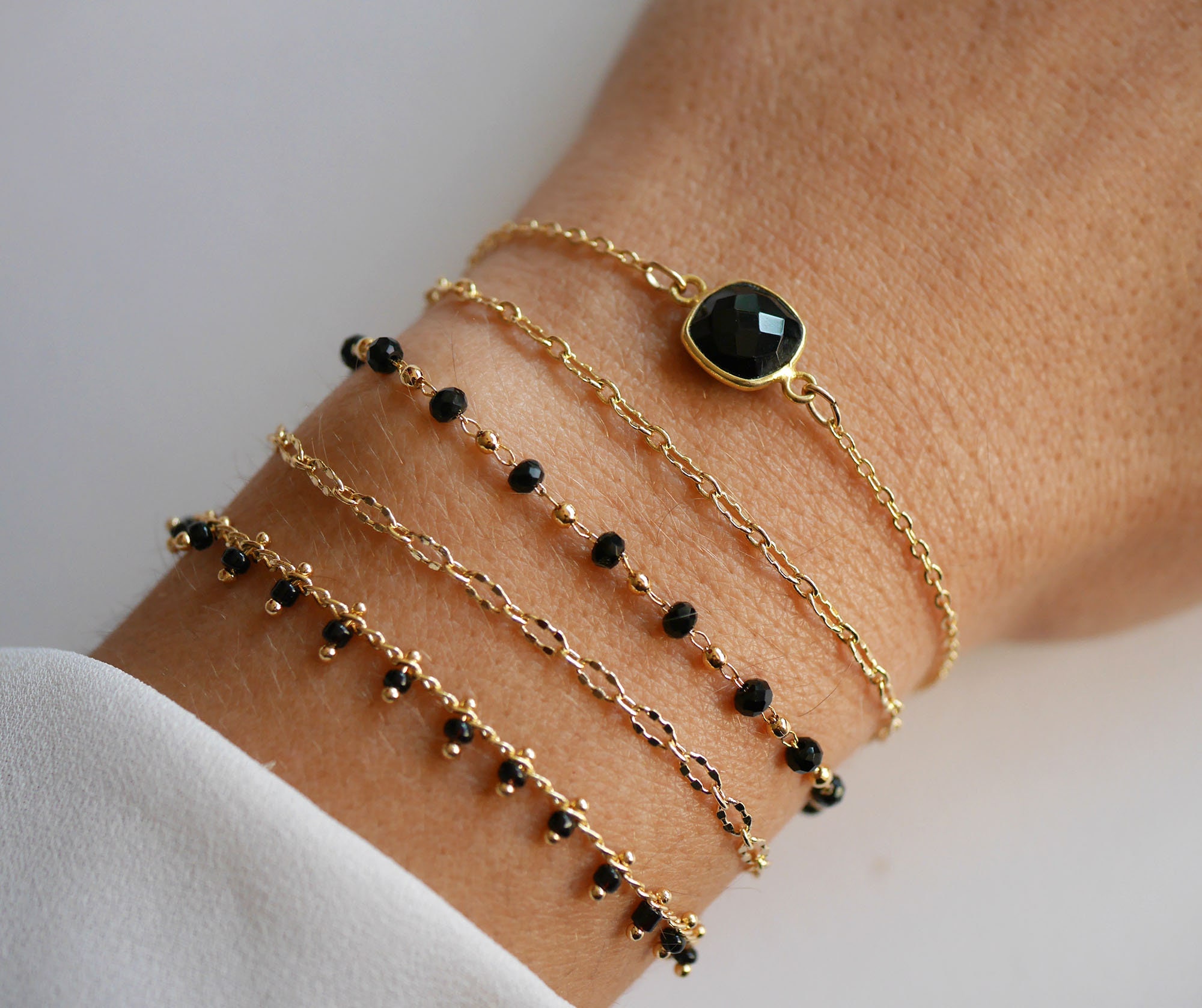 Set 4 Gold Plated Thin Bracelets - Stone Bracelet - Black  display picture 2