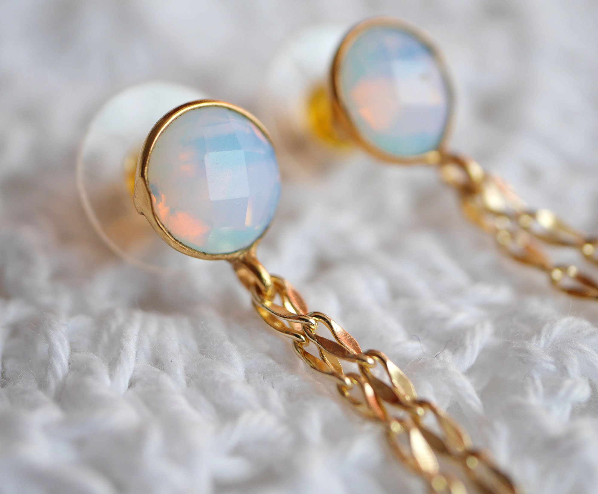 Boucles D'oreilles Plaquées Or Blanc Avec Opale De Feu - Neuf Sans Emballage