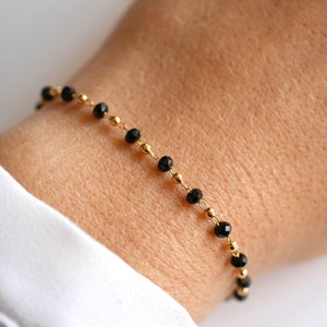 Zwarte stenen armband - vergulde Rozenkrans armband - minimalistische armband - kralen armband - Zwart en goud - Fijne armband - Zwart goud
