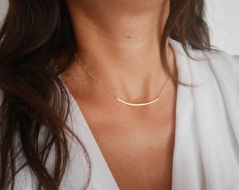 14 k Gold Filled Bar hammered Necklace - Hammered bar connector - Gold plated curved bar - boho everyday necklace - Thin minimal necklace