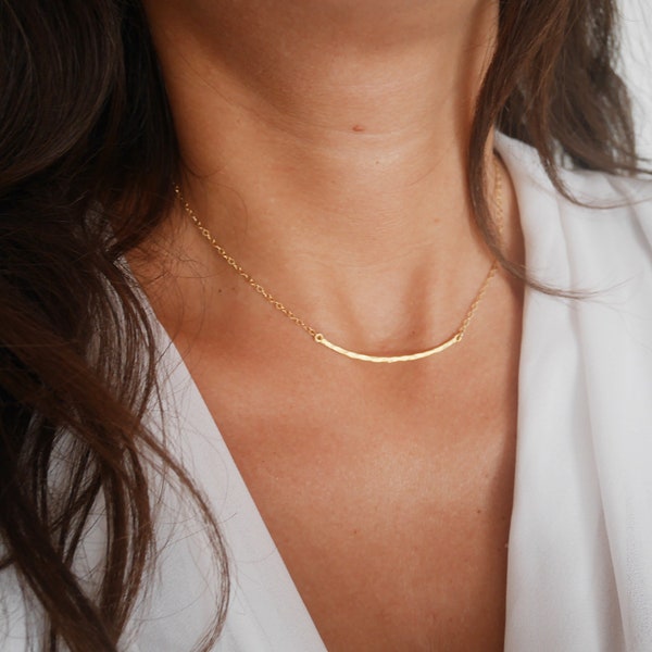 14 k Gold Filled Bar hammered Necklace - Hammered bar connector - Gold plated curved bar - boho everyday necklace - Thin minimal necklace