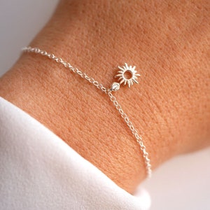 Sterling Silver Sun bracelet - Silver Chain Bracelet - Cute bracelet - everyday bracelet - minimalist jewelry - Minimal Sun Bracelet - Shiny