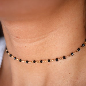 Collier choker ras du cou Chaine Chapelet Choker plaqué or ras de cou doré collier court perles noires Choker doré et noir image 3