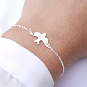 Silver bird bracelet - sterling silver chain - thin bracelet - Swallow - wedding bridesmaid jewels - bird charm bracelet - gift for her