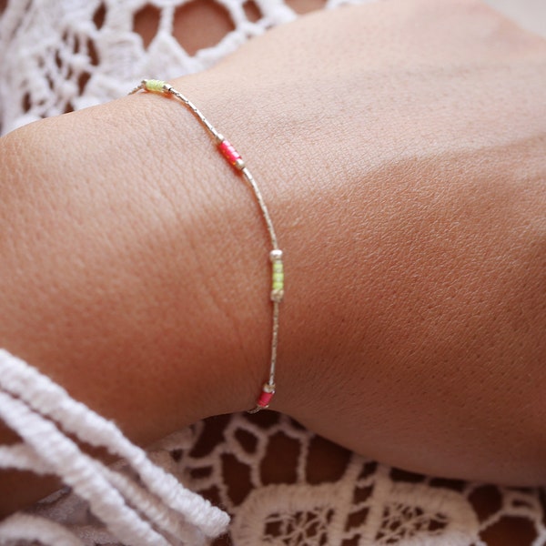 Bracelet minimaliste argent 925 - chaine serpent argent - bracelet ultra fin - perles miyuki rose et jaune fluo - bijoux été coloré plage