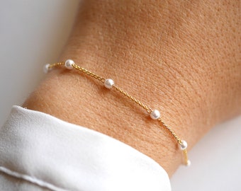 Fijne vergulde armband - Witte gekweekte parels - Fijne gouden schakelarmband - Wit en goud - Fijne trouwarmband, bruidsmeisje