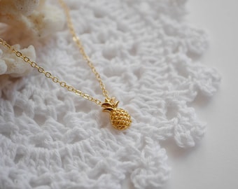 Collar de piña bañado en oro - joyería de piña - cadena de oro - collar de piña - joyería de verano - collar apilable - colgante de piña