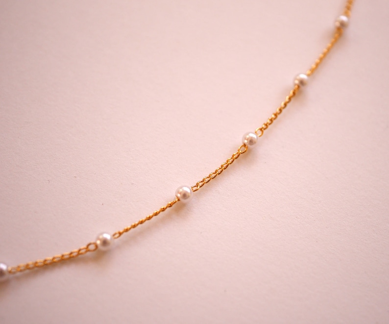 Collier choker ras du cou Perles d'eau douce blanche collier court ultra fin minimaliste Collier perles collier doré collier court image 5