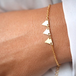 Bracelet plaqué or triangles - bracelet géométrique - bracelet doré - bioux géométrique - 3 trianlges - bracelet fin doré -