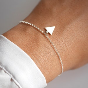 Triangle Silver Bracelet - sterling silver bracelet - Geometric bracelet - tiny triangle - stacked bracelet - thin everyday bracelet -