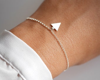 Triangle Silver Bracelet - sterling silver bracelet - Geometric bracelet - tiny triangle - stacked bracelet - thin everyday bracelet -