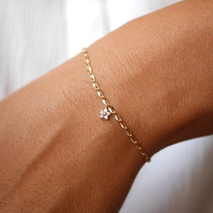Gold Plated Curb bracelet - Star bracelet - Cristal diamond bracelet - Thin bracelet - Minimal - Thin Curb - Stackable - Wedding Jewelry
