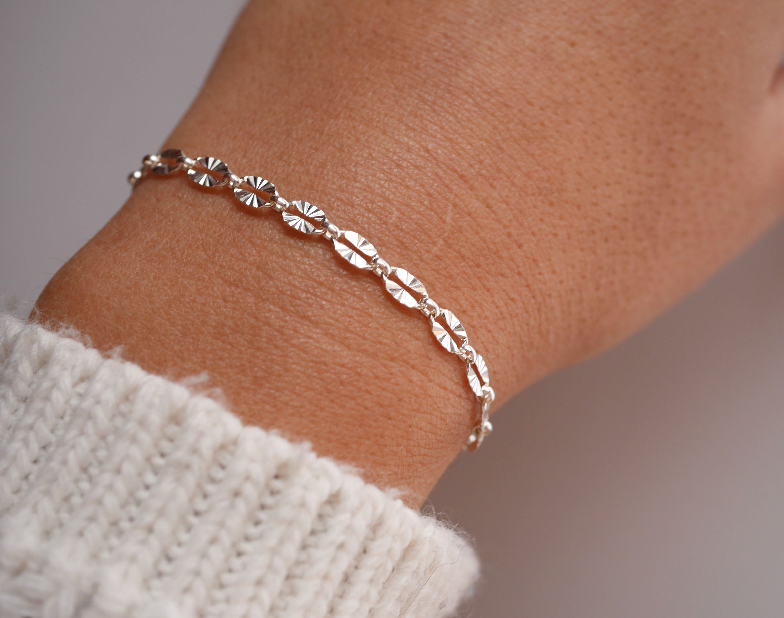QLKILYR Dainty Silver Chain Bracelet For Women – 18K White Gold Plated, Adjustable 6+2 Inch, Simple & Shiny