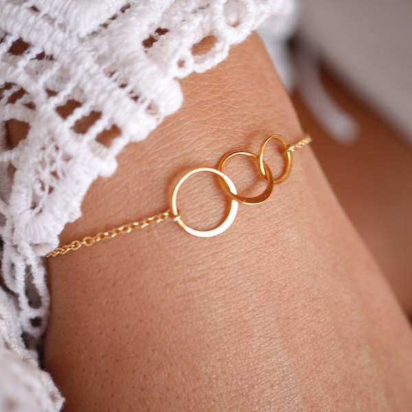 Bracelet - Plaqué or - 3 cercles - Cercles imbriqués - trois ronds - amour infini - cadeau soeur - meilleures amies - Fête des mères