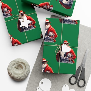 Kitty Christmas Santa Wrapping Paper, Xmas Holiday Metro Claus & Animal Christmas Festive Black Gift Wrap