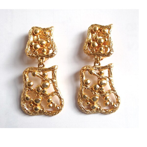 VINTAGE OVERSIZE CLIPS; Gold Tone Oversized Clips; Pendant Clips; Baroque inspiration; Vintage 90s; For her; Collectable.