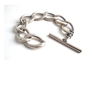 VINTAGE CURB BRACELET; Curb Chain Bracelet Iconic Design, Silver Tone, 80s, For Her or Him, French Vintage.