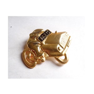 PARIS VINTAGE BROOCH; Gold-tone Car Motif Brooch, French Jewelry from the 2000s, Gift for Her & Him, Vintage Brooch Collection.