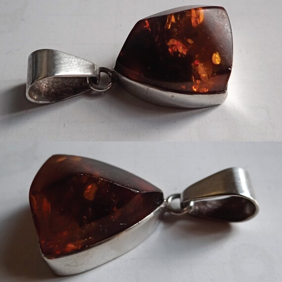 Pendentif Ajouré En Argent Avec Cabochon D'ambre - Style Années 70, Occasion, Pierre Naturelle
