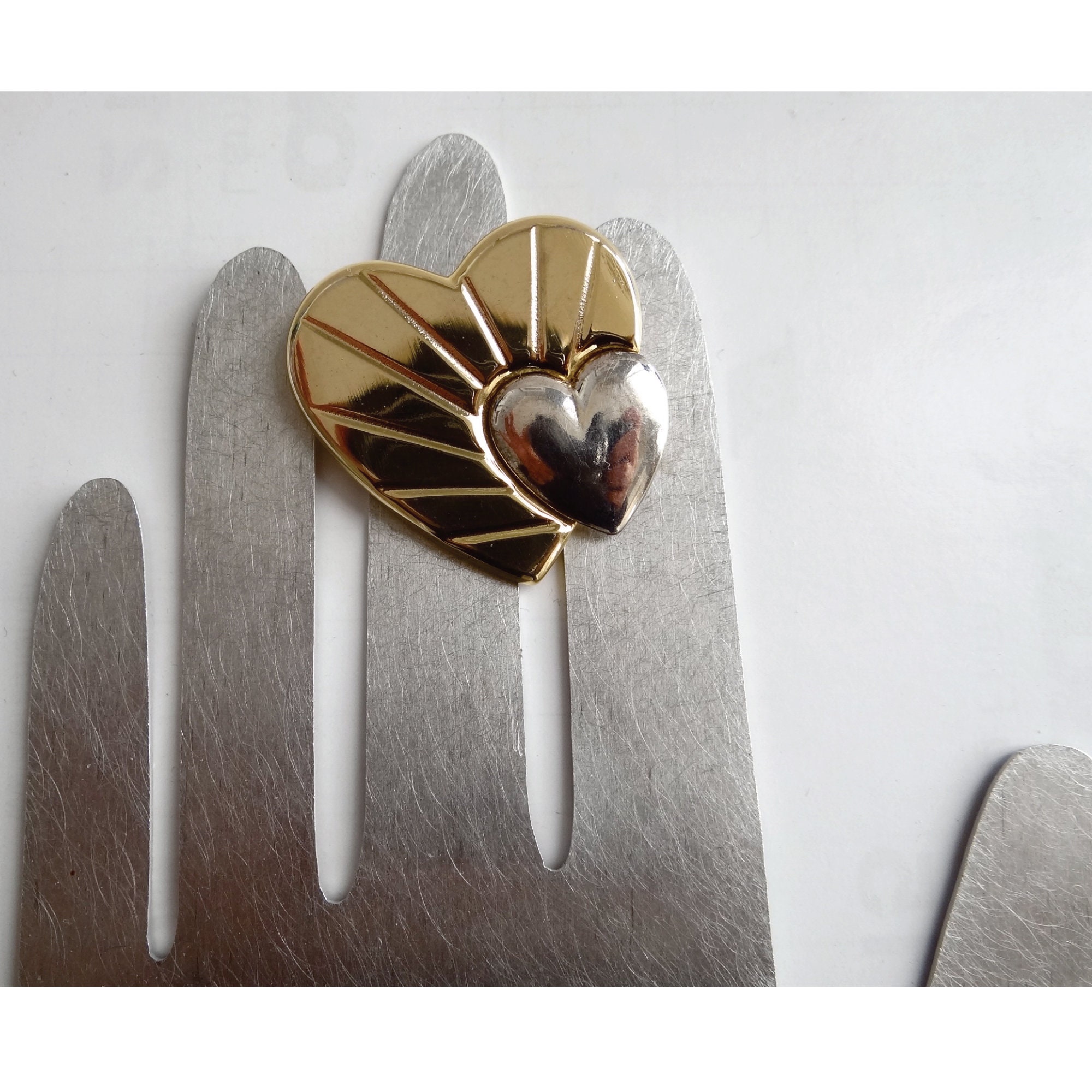 LORIS AZZARO BROCHE; Brooch 2 Hearts Tone Gold &silver; Vintage
