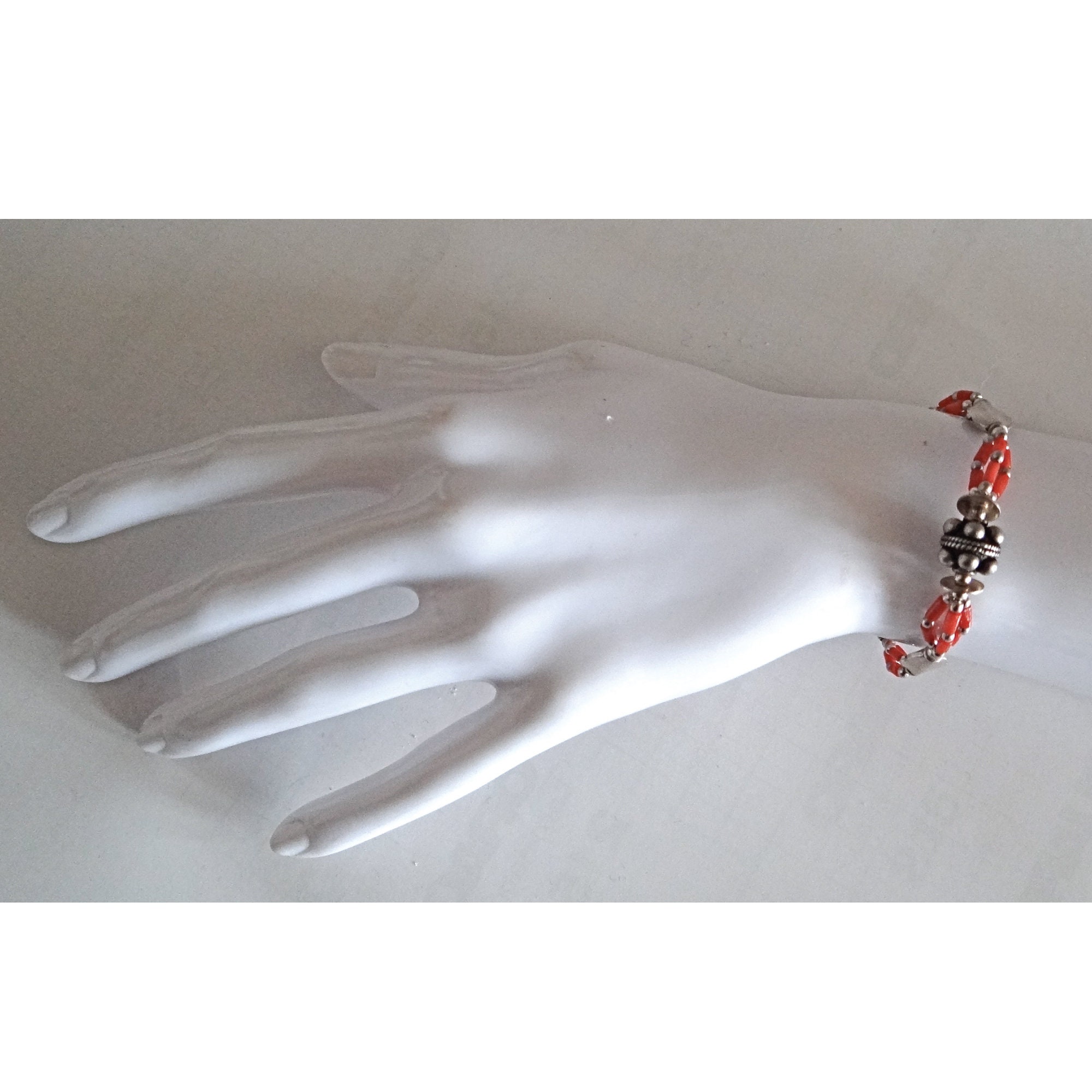 Bracelet Ethnique Ancien Argent Et Corail - Jonc - 41,47 Grammes - Occasion