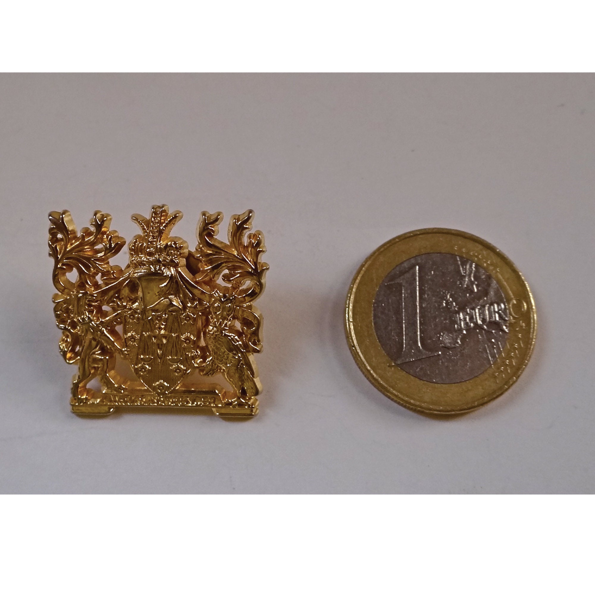 Pin's Arthus Bertrand Paris - Mois De Juin, Cerises - Vintage N°5/6