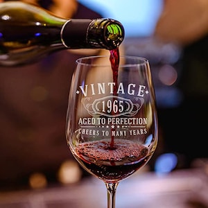 Vintage 1965 geëtst wijnglas 16 oz met stam - 60e verjaardag tot in de perfectie verouderd - 60 jaar oud cadeaus