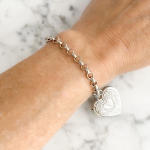 Etched Silver Heart Locket Bracelet • Stainless Steel Silver Locket and Rolo Chain Bracelet • Removable Locket • Choice of Size • B2311