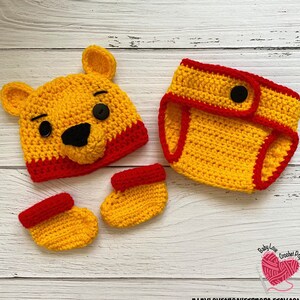 Traje para bebé recién nacido inspirado en Winnie the Pooh de Disney, gorro, botines, zapatos, funda de pañal, accesorio fotográfico de ganchillo