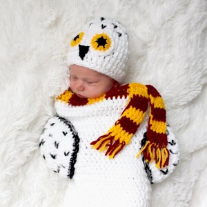 Hedwig Harry Potter Owl Gryffindor Inspired Infant Newborn Baby Outfit Beanie Hat Cocoon Sack Bundle Crochet Photography Photo Prop image 2