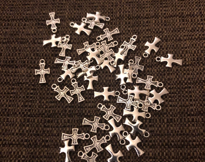 Mini Cross Charms (Q60)