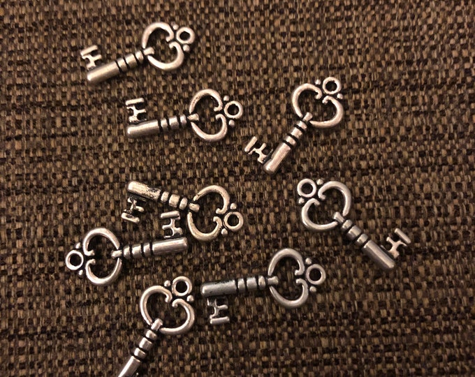 Antique Key Charms (set of 8)